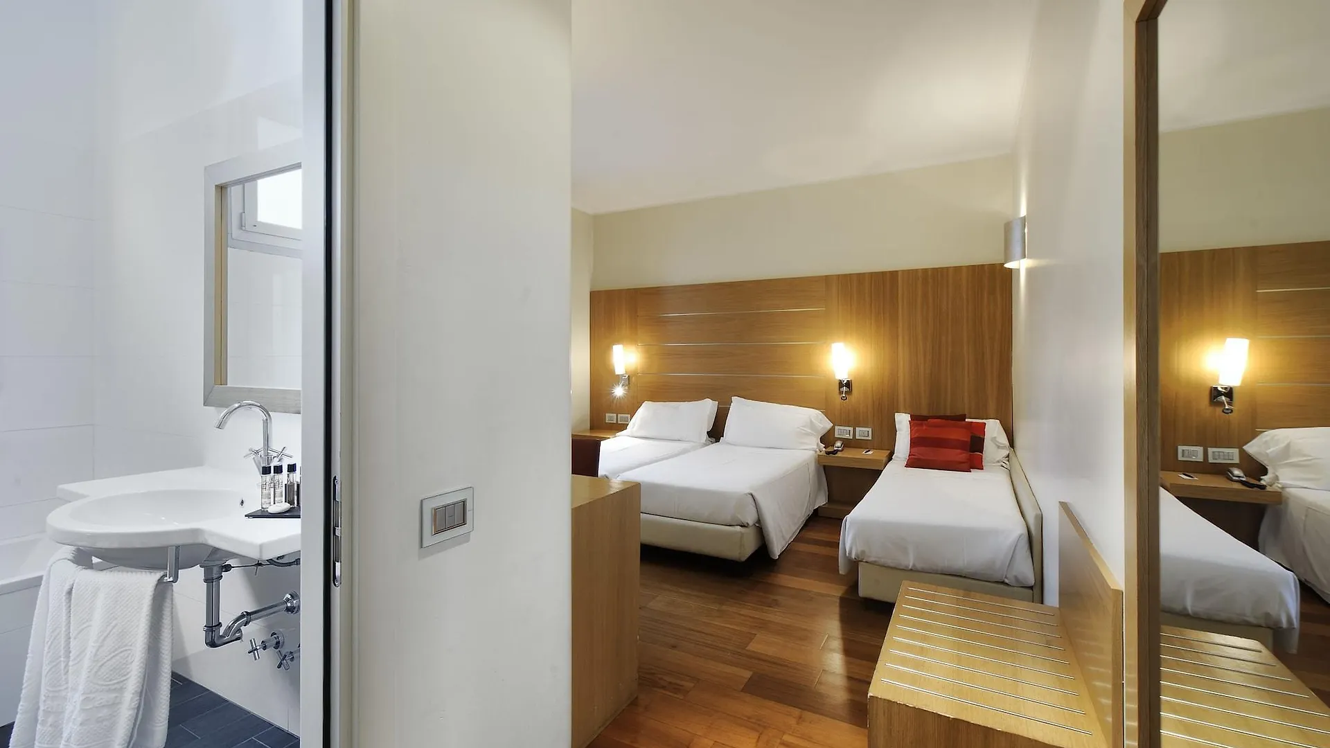 Hotel Canada Milan