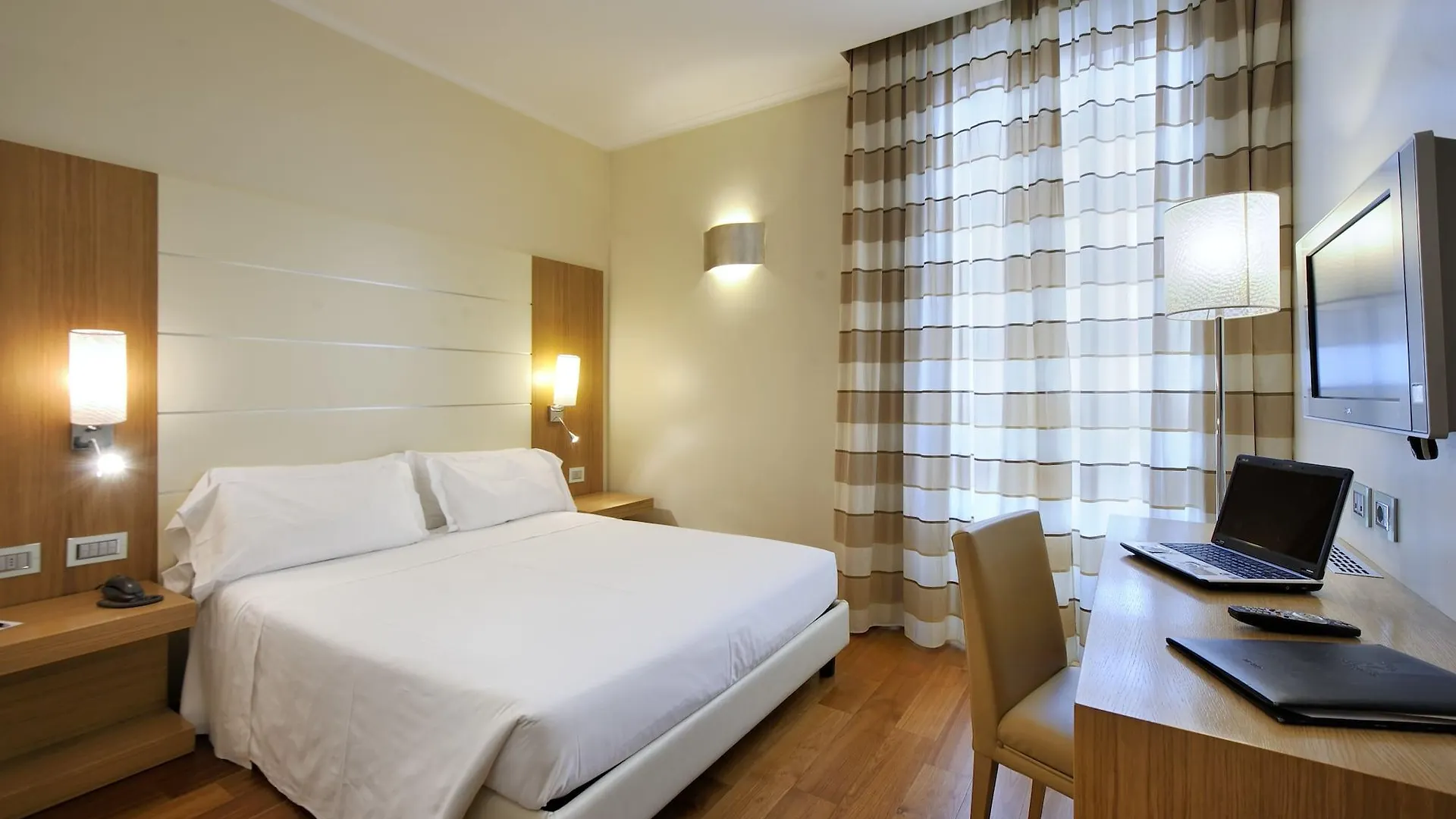 Hotel Canada Milan Italy